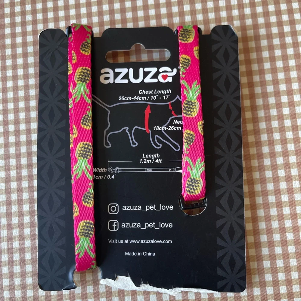 Azuze Cat Collar pineapple print. New